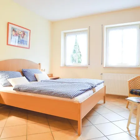 Hof Koehne - Haus Am Spielplatz - Schweinchen