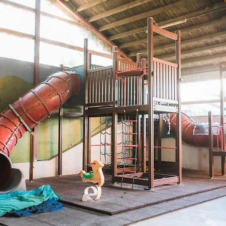 Hof Koehne - Haus Am Spielplatz - Schweinchen * Schmallenberg