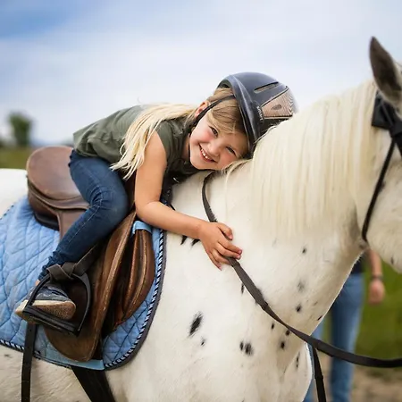 Apartment Hof Koehne - Haus Am Spielplatz - Schweinchen