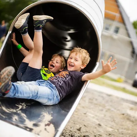 Hof Koehne - Haus Am Spielplatz - Schweinchen Apartment