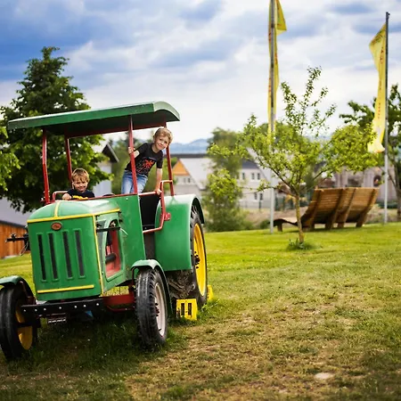 Hof Koehne - Haus Am Spielplatz - Schweinchen Appartamento *